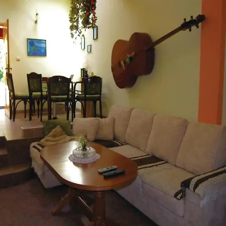 Ваканционна къща Two-bedroom Holiday In Byala *