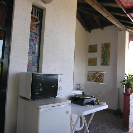 Two-bedroom Holiday In Byala Бяла