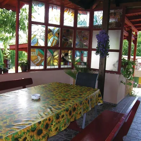 Two-bedroom Holiday In Byala